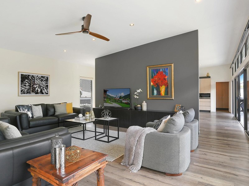 18 Forest Ridge Avenue, Palmview QLD 4553