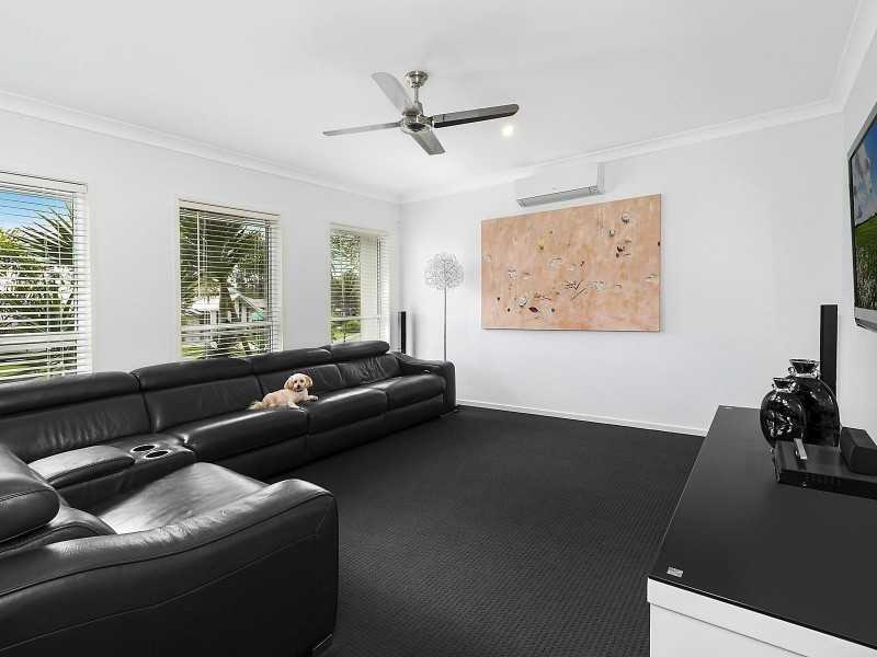 8 Spoonbill Drive, Forest Glen QLD 4556