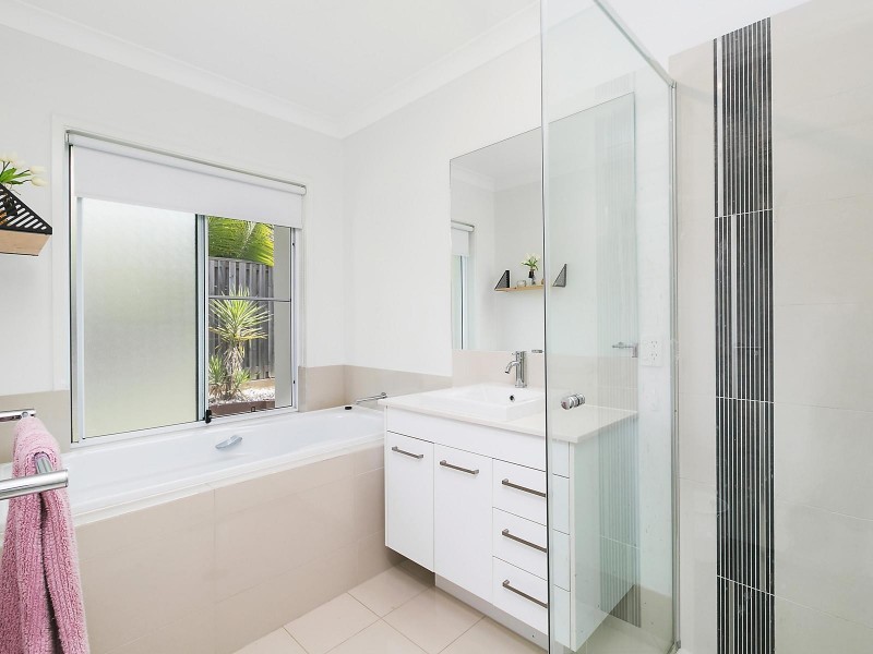 8 Spoonbill Drive, Forest Glen QLD 4556