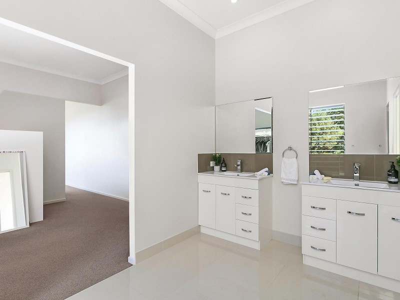 334 Glenview Road, Glenview QLD 4553
