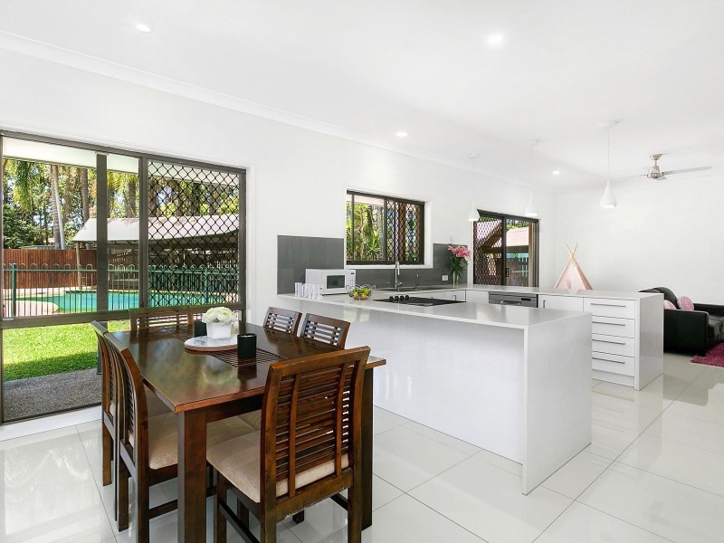 5 Ballantyne Court, Glenview QLD 4553