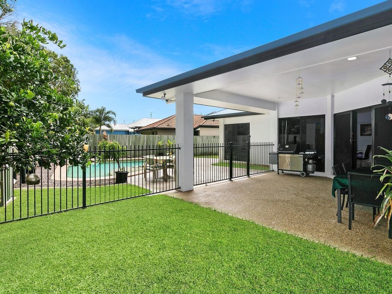 19 Stillwater Drive, Twin Waters QLD 4564