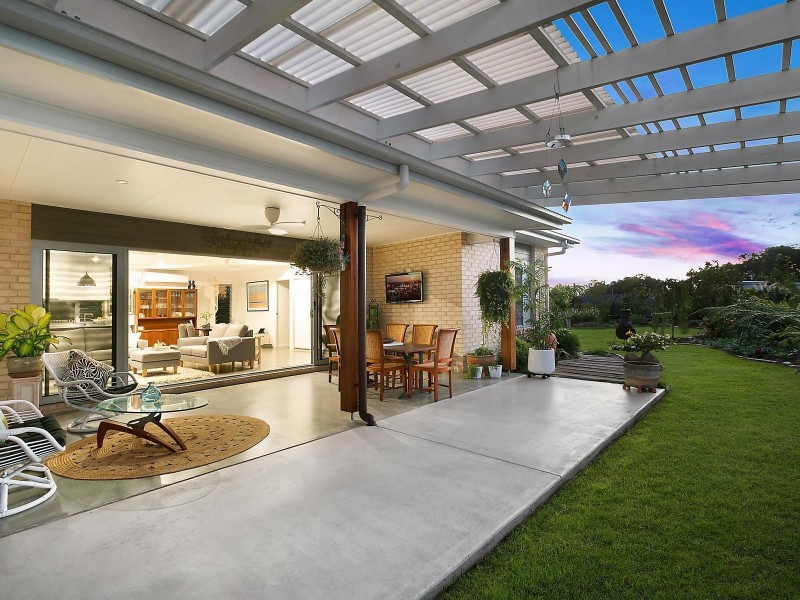 18 SURFRIDER Place, Mudjimba QLD 4564