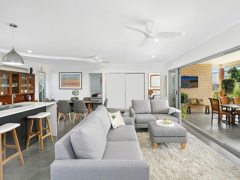 18 SURFRIDER Place, Mudjimba QLD 4564