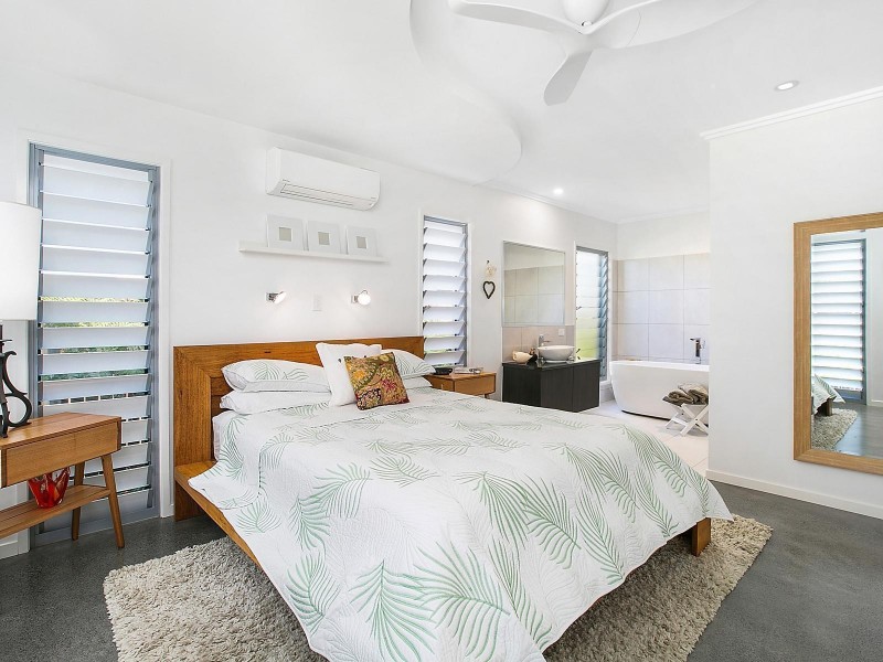 18 SURFRIDER Place, Mudjimba QLD 4564