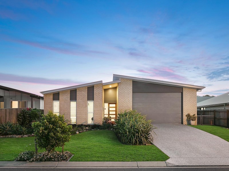 18 SURFRIDER Place, Mudjimba QLD 4564