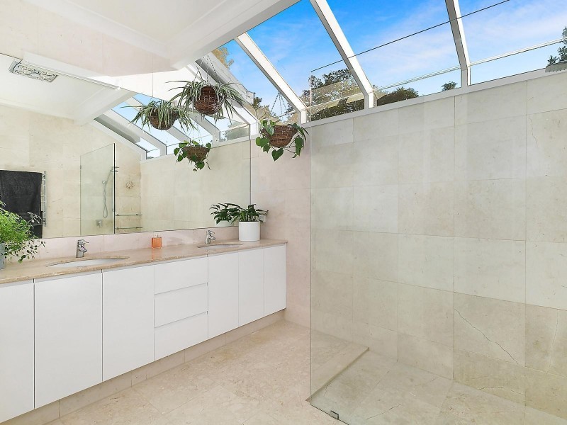 9 Mons School Road, Mons QLD 4556