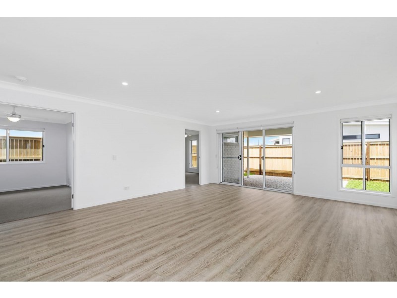 3 Pioneer Way, Palmview QLD 4553