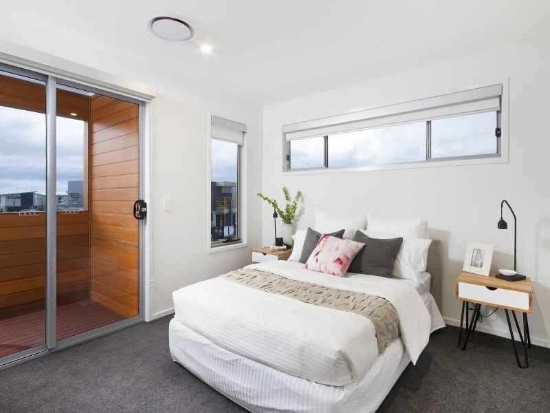 24 Lighthouse Circuit, Birtinya QLD 4575