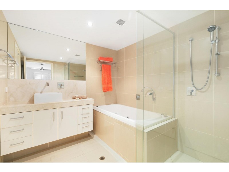 3/8 Leo Crescent, Alexandra Headland QLD 4572