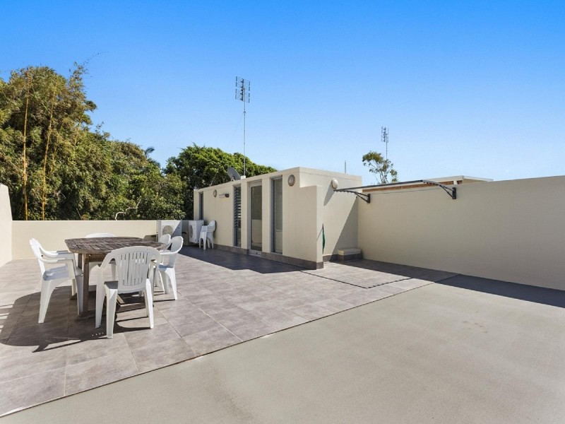 3/8 Leo Crescent, Alexandra Headland QLD 4572