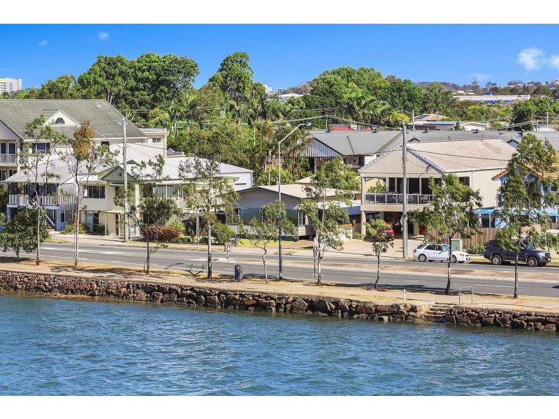 211 Bradman Avenue, Maroochydore QLD 4558