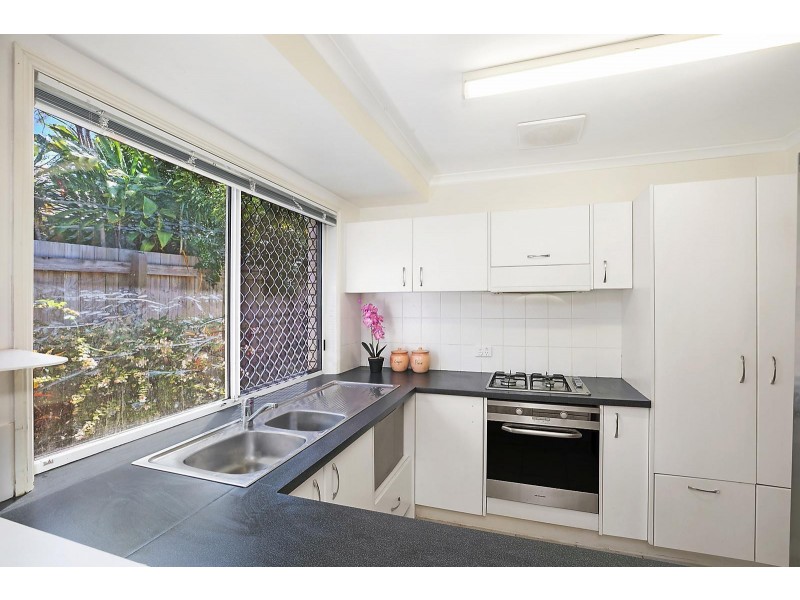2/1 Ferguson Avenue, Buderim QLD 4556
