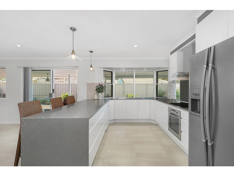 1 Araluen Close, Mountain Creek QLD 4557