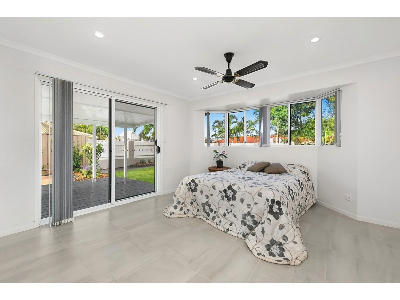 1 Araluen Close, Mountain Creek QLD 4557