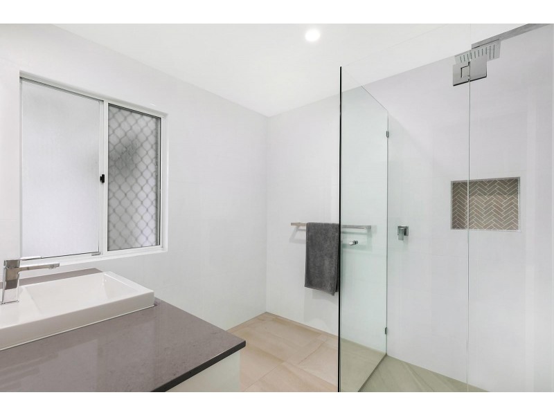 1 Araluen Close, Mountain Creek QLD 4557