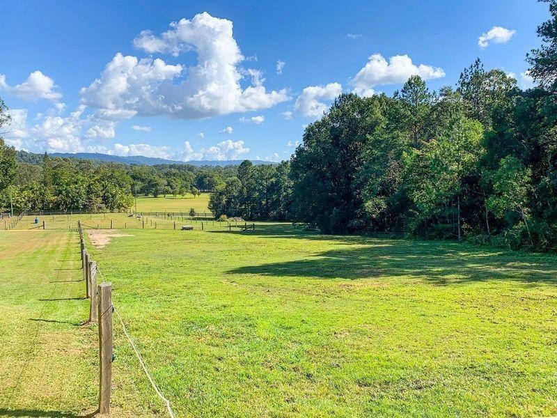 185 Dales Road, Chevallum QLD 4555