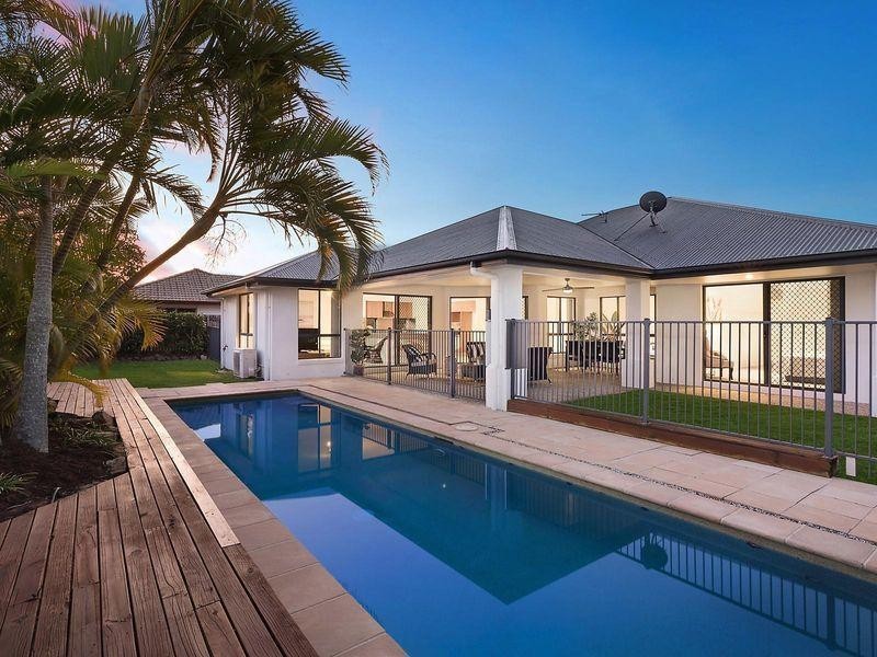 8 Dominica Place, Kawana Island QLD 4575