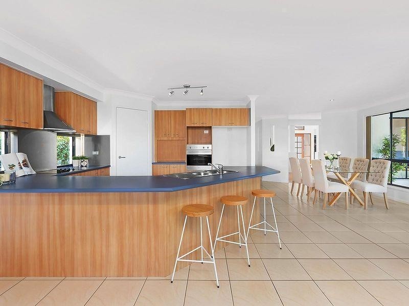 8 Dominica Place, Kawana Island QLD 4575