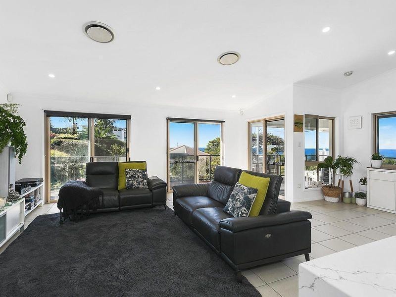 33 Tantula Road East, Alexandra Headland QLD 4572