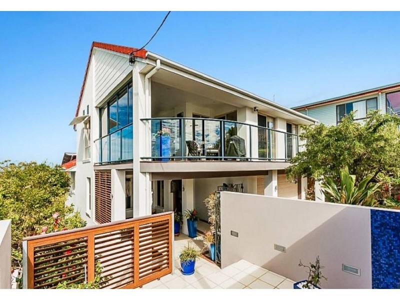 33 Tantula Road East, Alexandra Headland QLD 4572