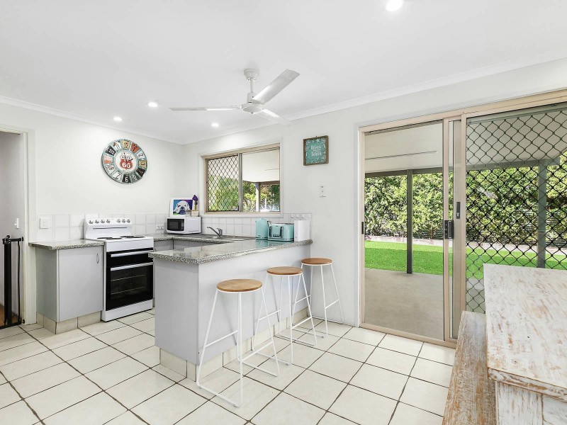 31 Dorson Drive, Mooloolah Valley QLD 4553