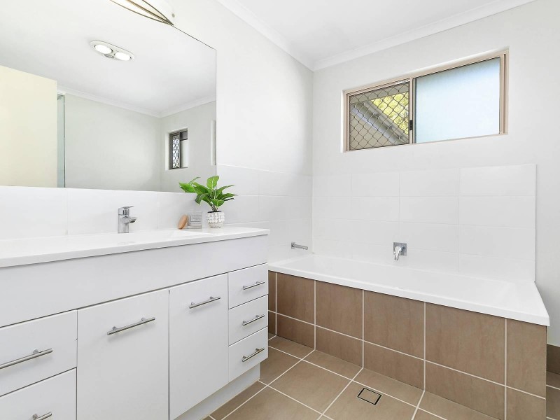 31 Dorson Drive, Mooloolah Valley QLD 4553