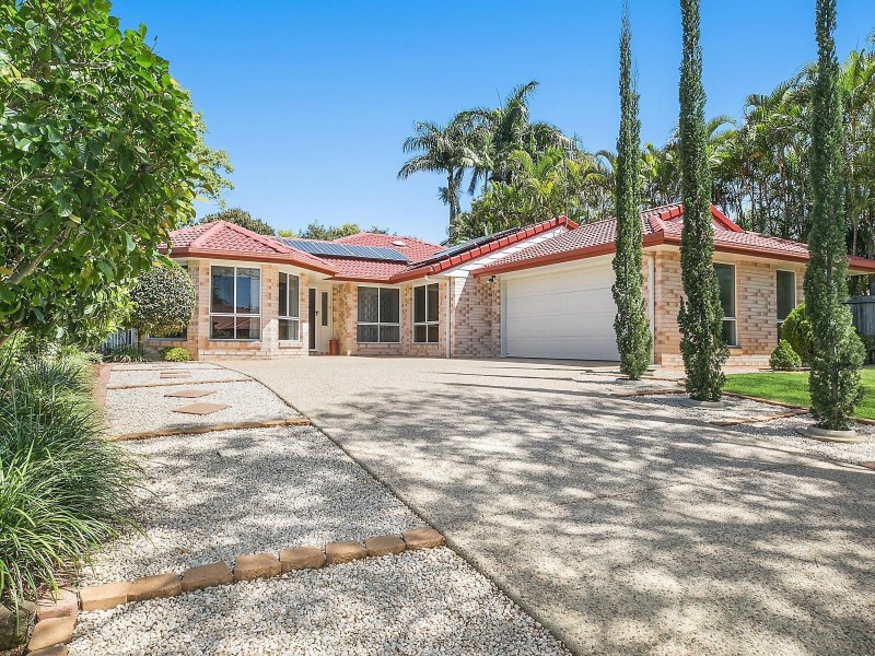 8 Royal Drive, Buderim QLD 4556