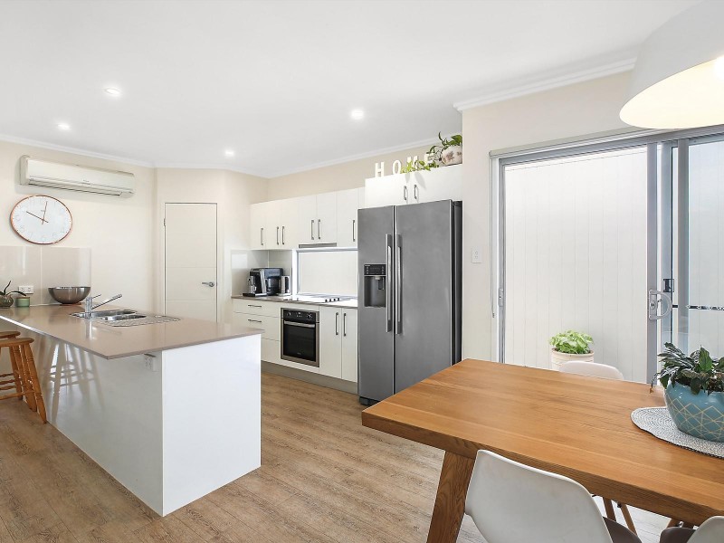 27 Vincent Avenue, Sippy Downs QLD 4556