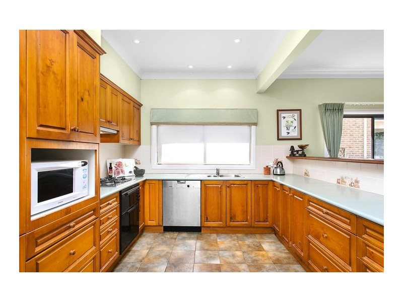 9 Tecoma Street, Heathcote NSW 2233