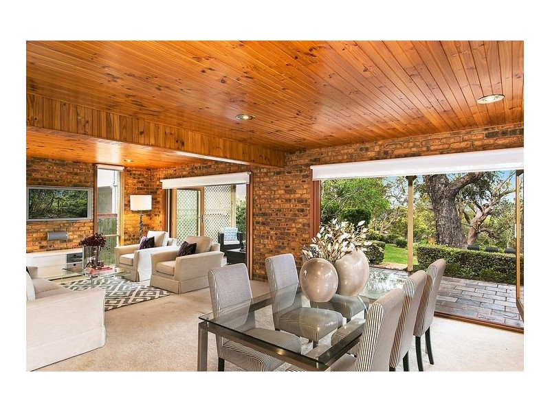 102 Bignell Street, Illawong NSW 2234