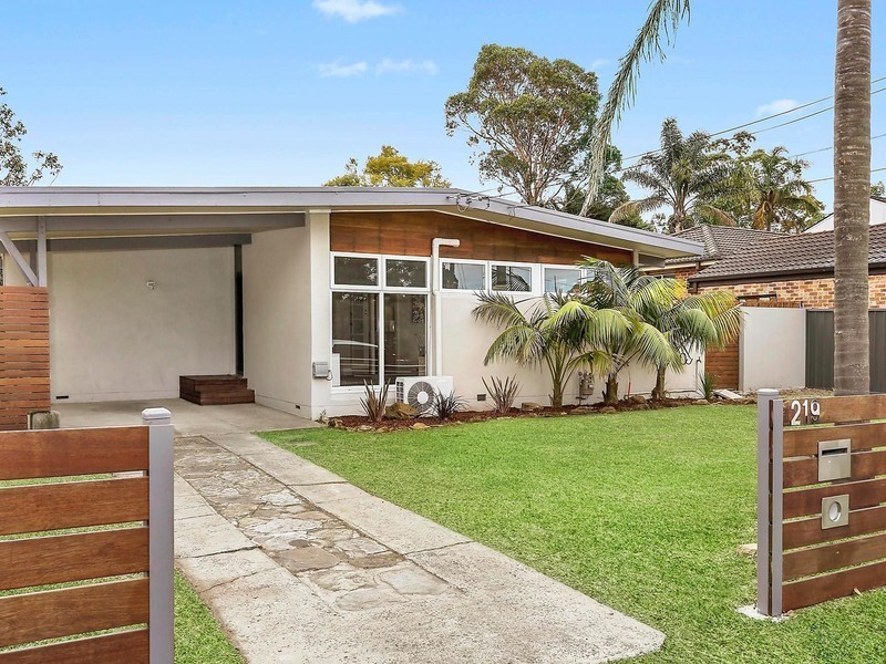 219 Cooriengah Heights Road, Engadine NSW 2233