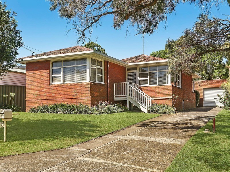 2 Perry Crescent, Engadine NSW 2233