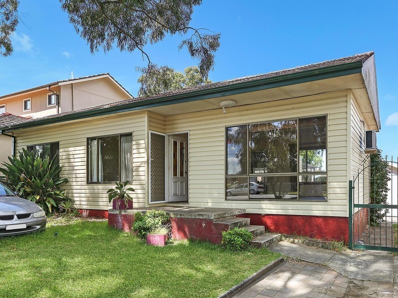218 Cooriengah Heights Road, Engadine NSW 2233