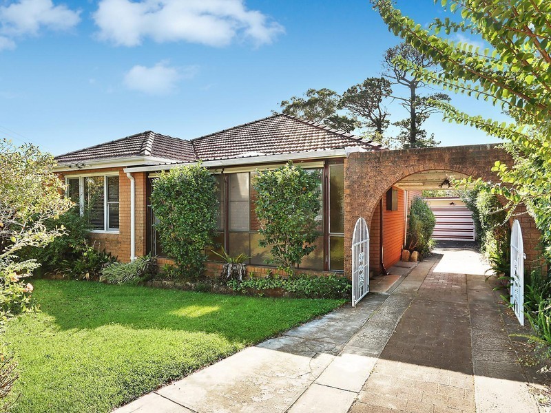33 Engadine Avenue, Engadine NSW 2233