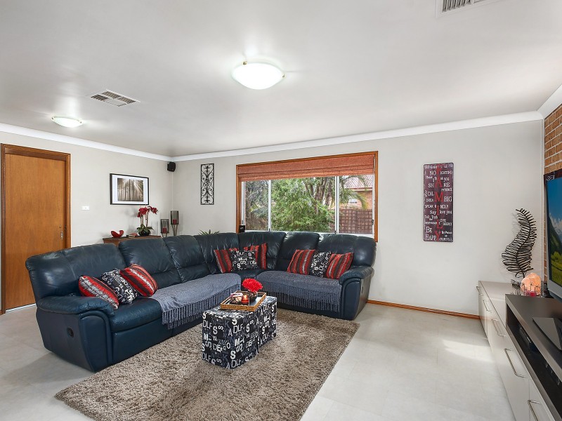 11 Berwick Place, Menai NSW 2234