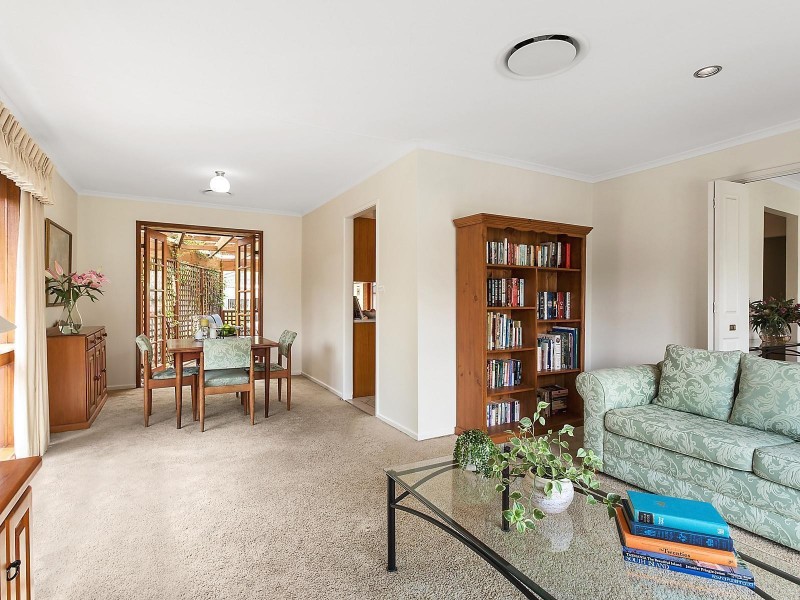 1 English Avenue, Camden South NSW 2570