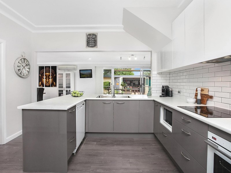 12 Tinakill Avenue, Engadine NSW 2233