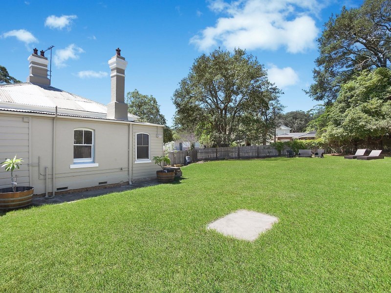 1 Wilson Parade, Heathcote NSW 2233