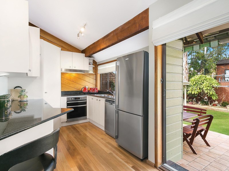 8 Banjo Street, Heathcote NSW 2233