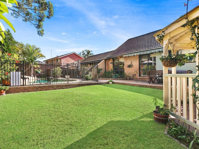 8 Banjo Street, Heathcote NSW 2233