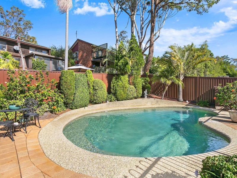 8 Banjo Street, Heathcote NSW 2233