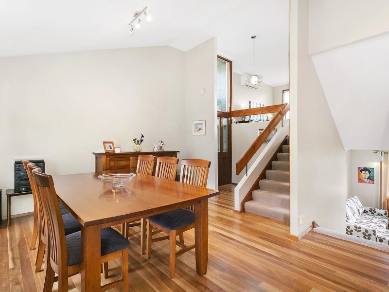 8 Banjo Street, Heathcote NSW 2233