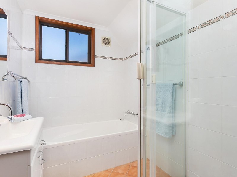 8 Banjo Street, Heathcote NSW 2233