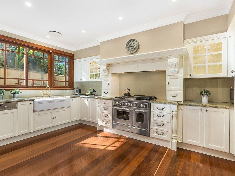 15 Tecoma Street, Heathcote NSW 2233