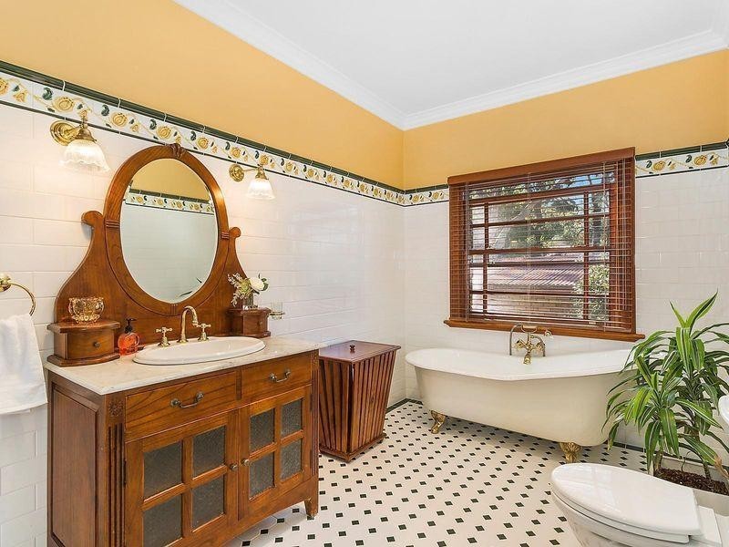 15 Tecoma Street, Heathcote NSW 2233