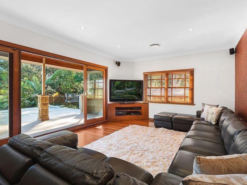 15 Tecoma Street, Heathcote NSW 2233