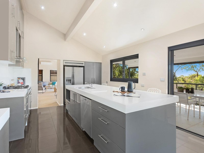 5 Canobolas Place, Yarrawarrah NSW 2233