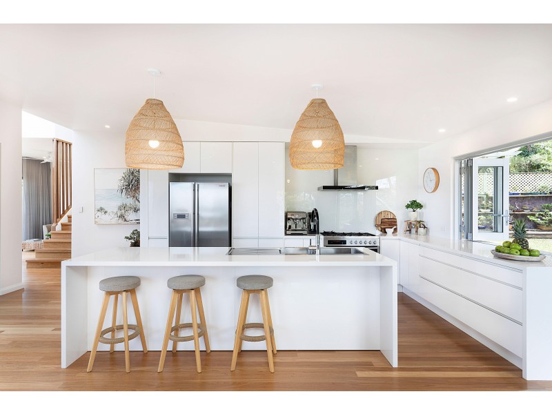 14 Palmyra Avenue, Thirroul NSW 2515