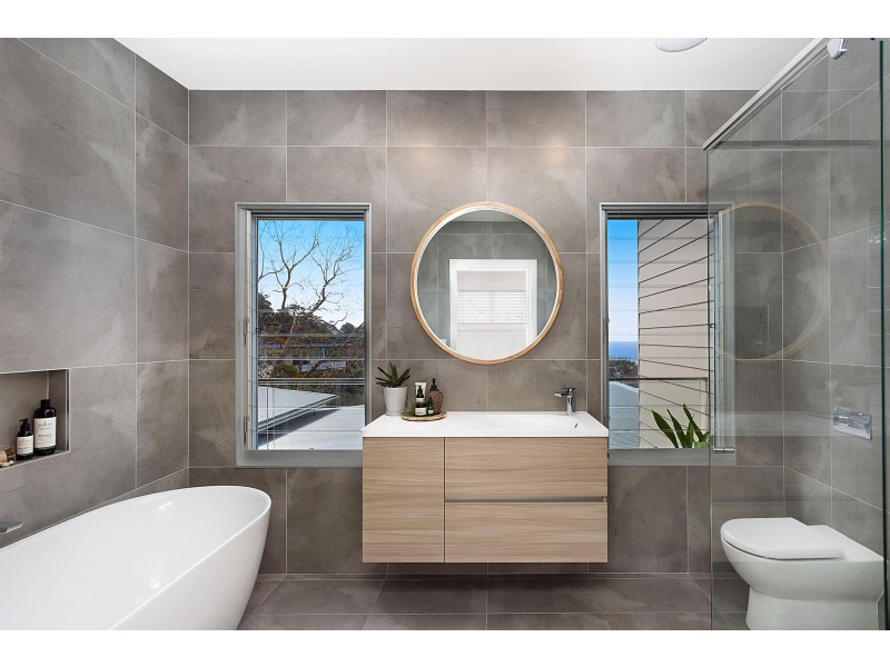 14 Palmyra Avenue, Thirroul NSW 2515